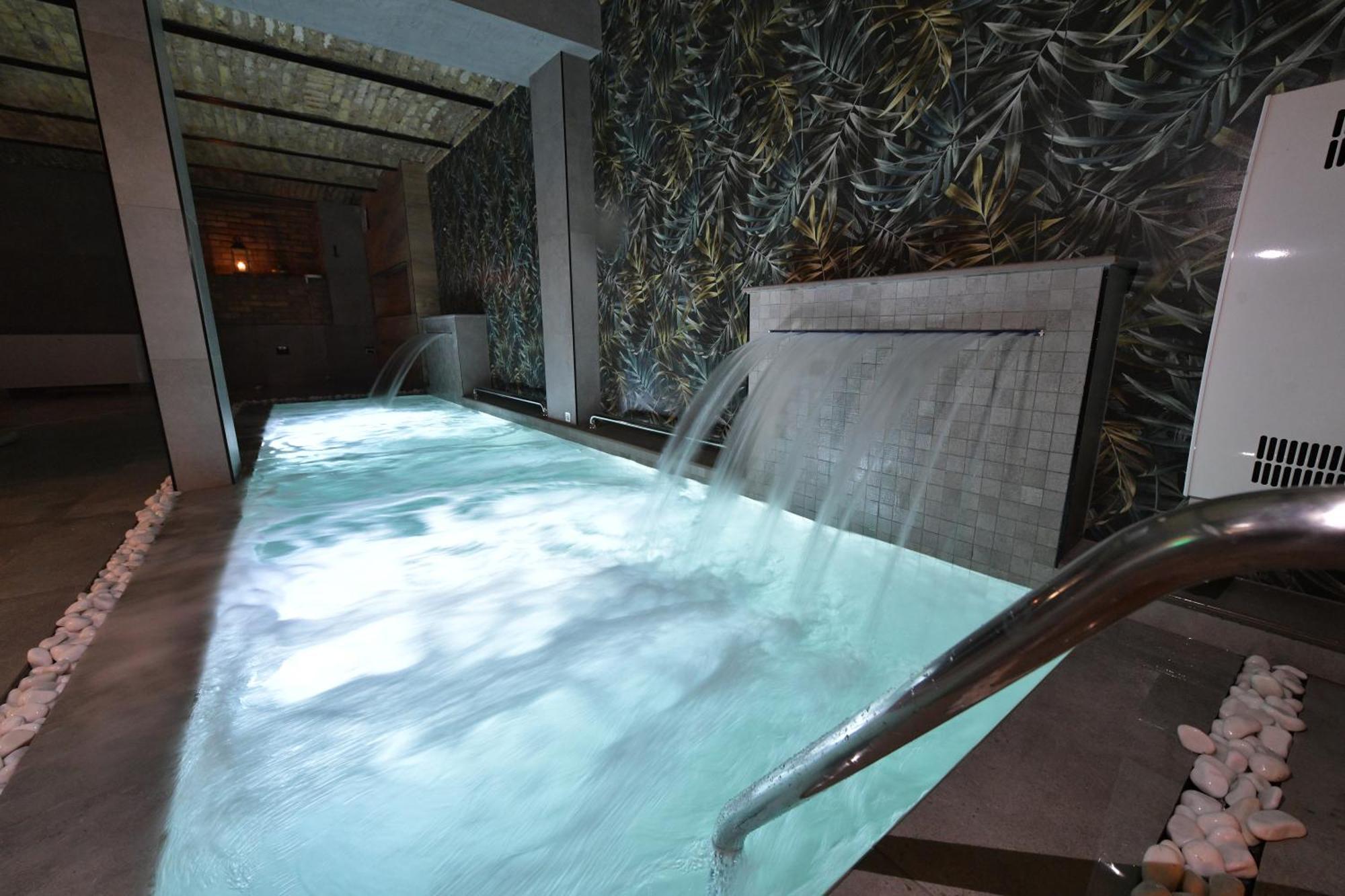Royal Wellness And Spa Ruma Extérieur photo